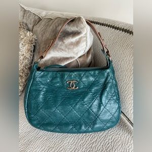 CHANEL GLAZED CAVIAR LARGE HOBO BAG GREEN